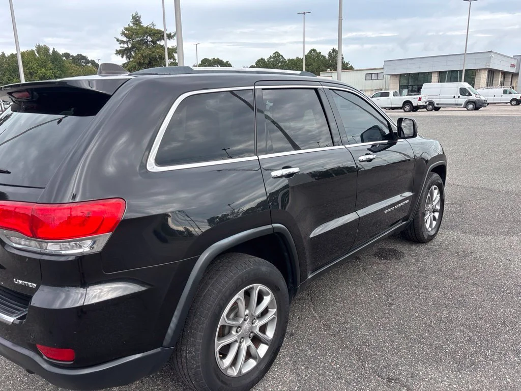 Used 2015 Black Jeep Limited image 21