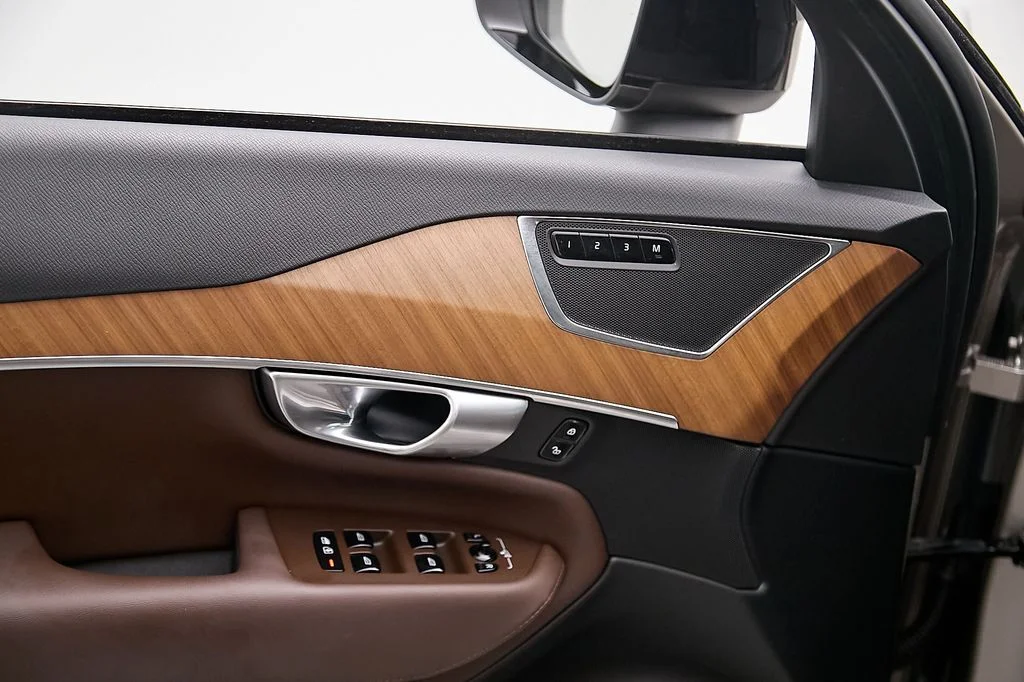 Certified Used 2023 Bright Dusk Volvo Plus image 11