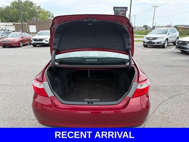 Used 2017 Red Toyota LE image 27