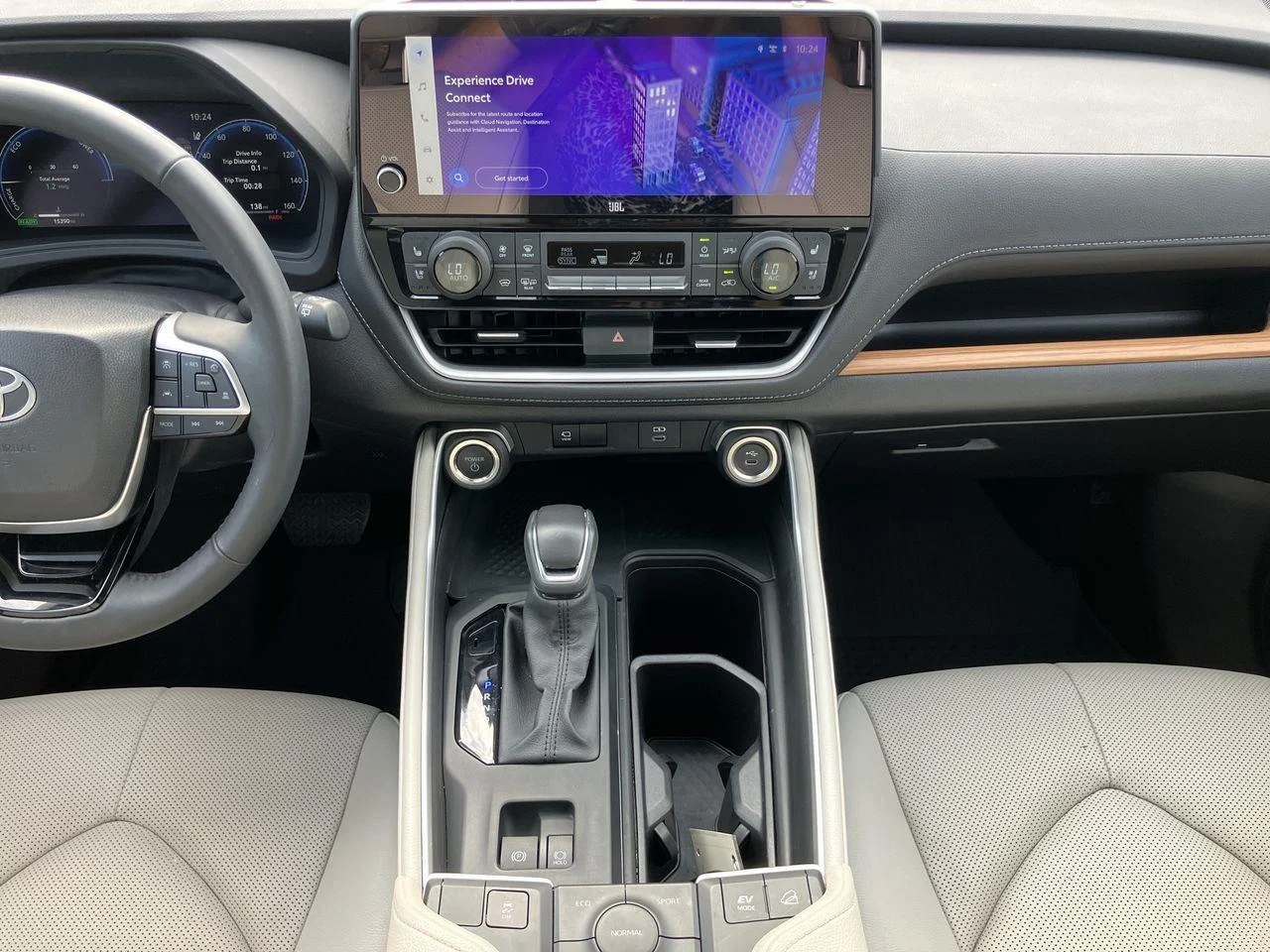 Certified Used 2025 White (Wind Chill Pearl) Toyota Limited image 19