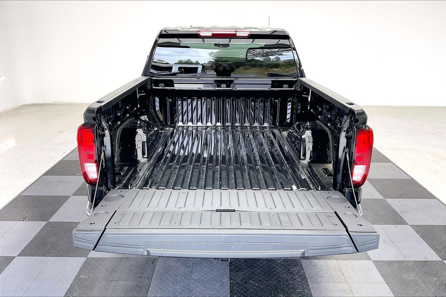 2026 GMC Sierra 1500 SLE - Photo 11