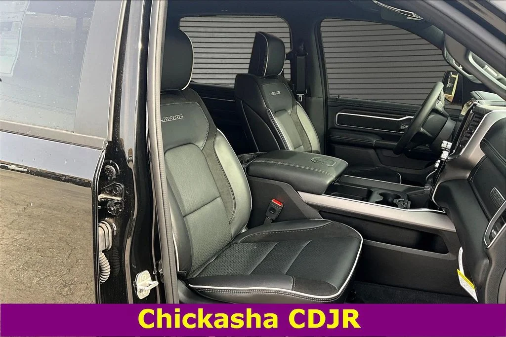 New 2026 Diamond Black Crystal Pearl-Coat Exterior Paint RAM Laramie image 11