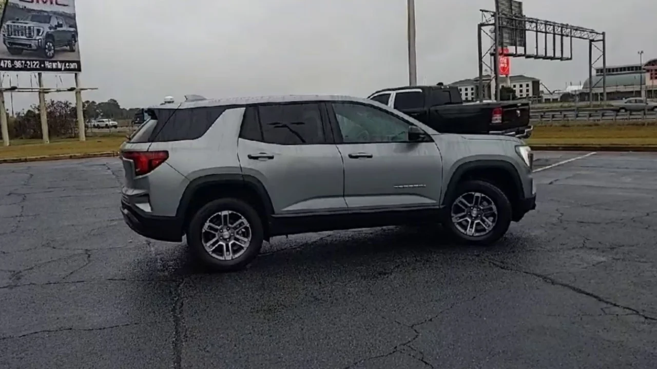 New 2026 Sterling Metallic GMC Elevation image 9