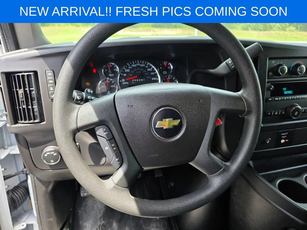 Used 2025 Summit White Chevrolet WT image 10