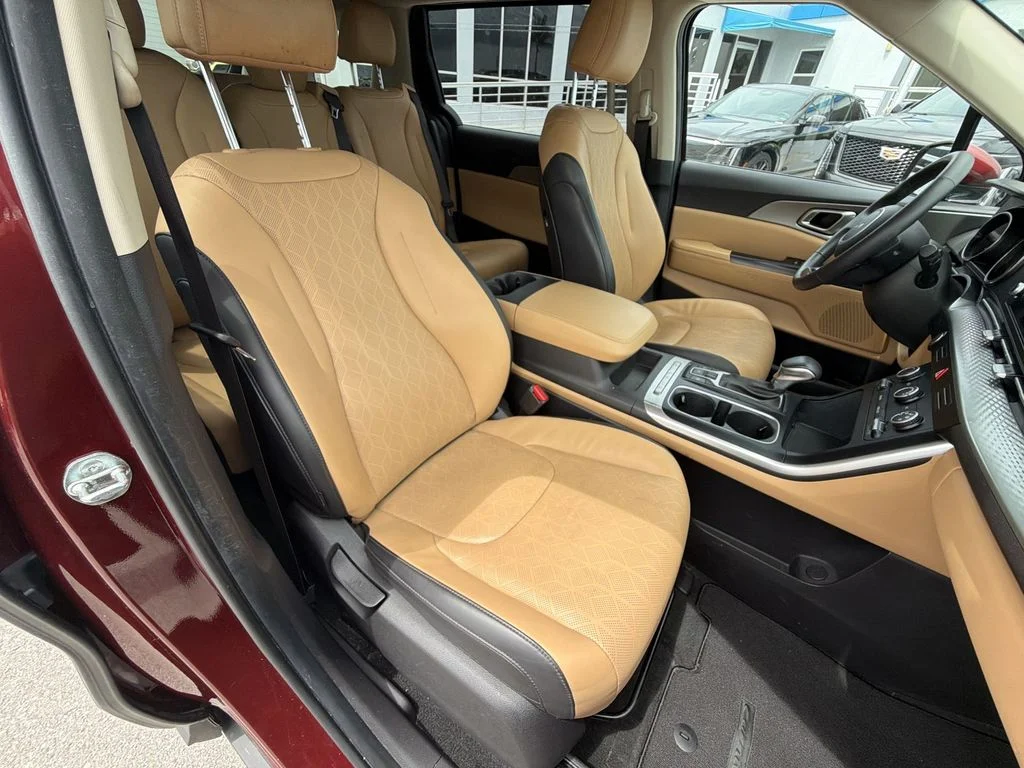 Used 2024 Red Kia LX image 35