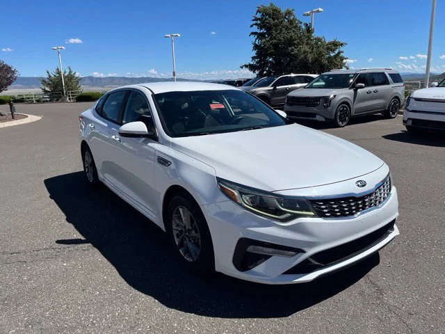 Certified Used 2020 Snow White Pearl Kia LX image 4