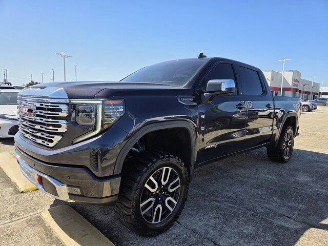 Used 2022 Titanium Rush Metallic GMC AT4 image 9