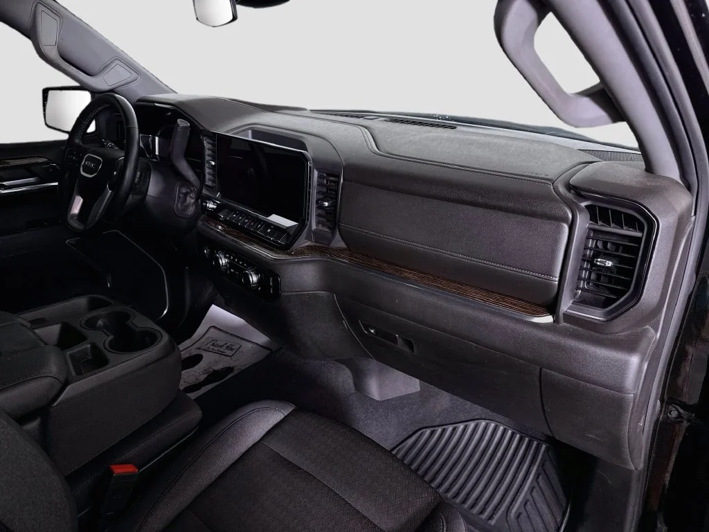 Used 2023 Black GMC SLE image 27