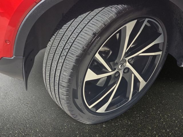 Used 2019 Red Volvo R-Design image 34