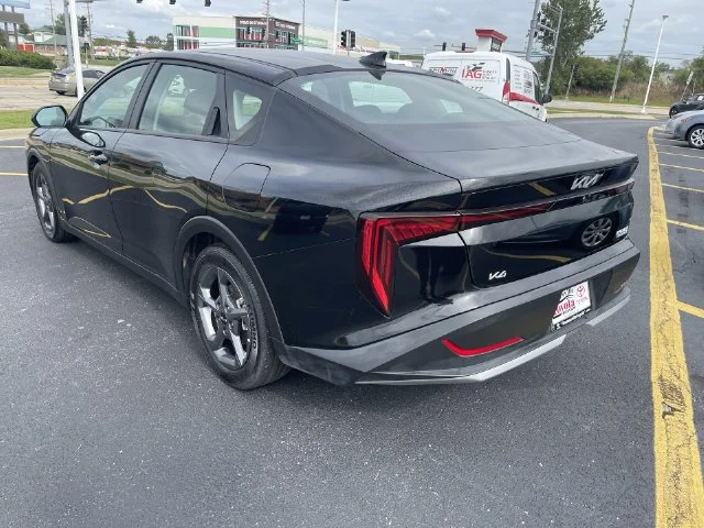 2025 Kia K4 LXS - Photo 30