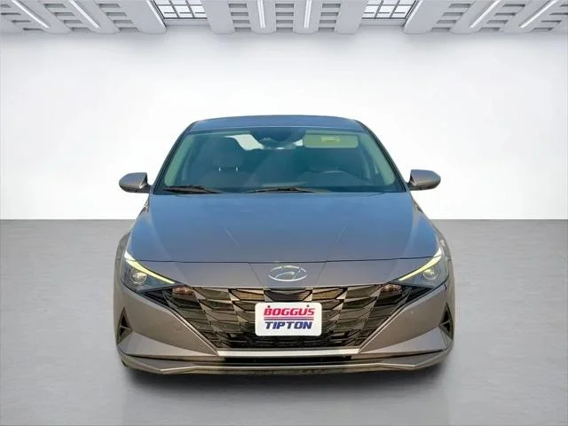 Used 2023 Silver Hyundai SEL image 8
