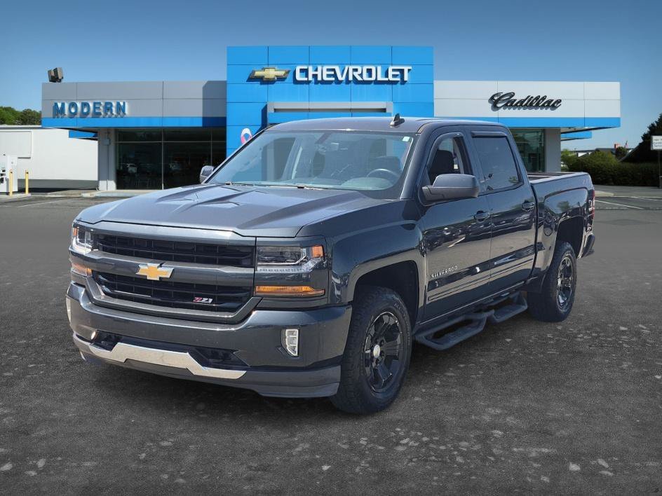 Used 2018 Graphite Metallic Chevrolet LT image 1