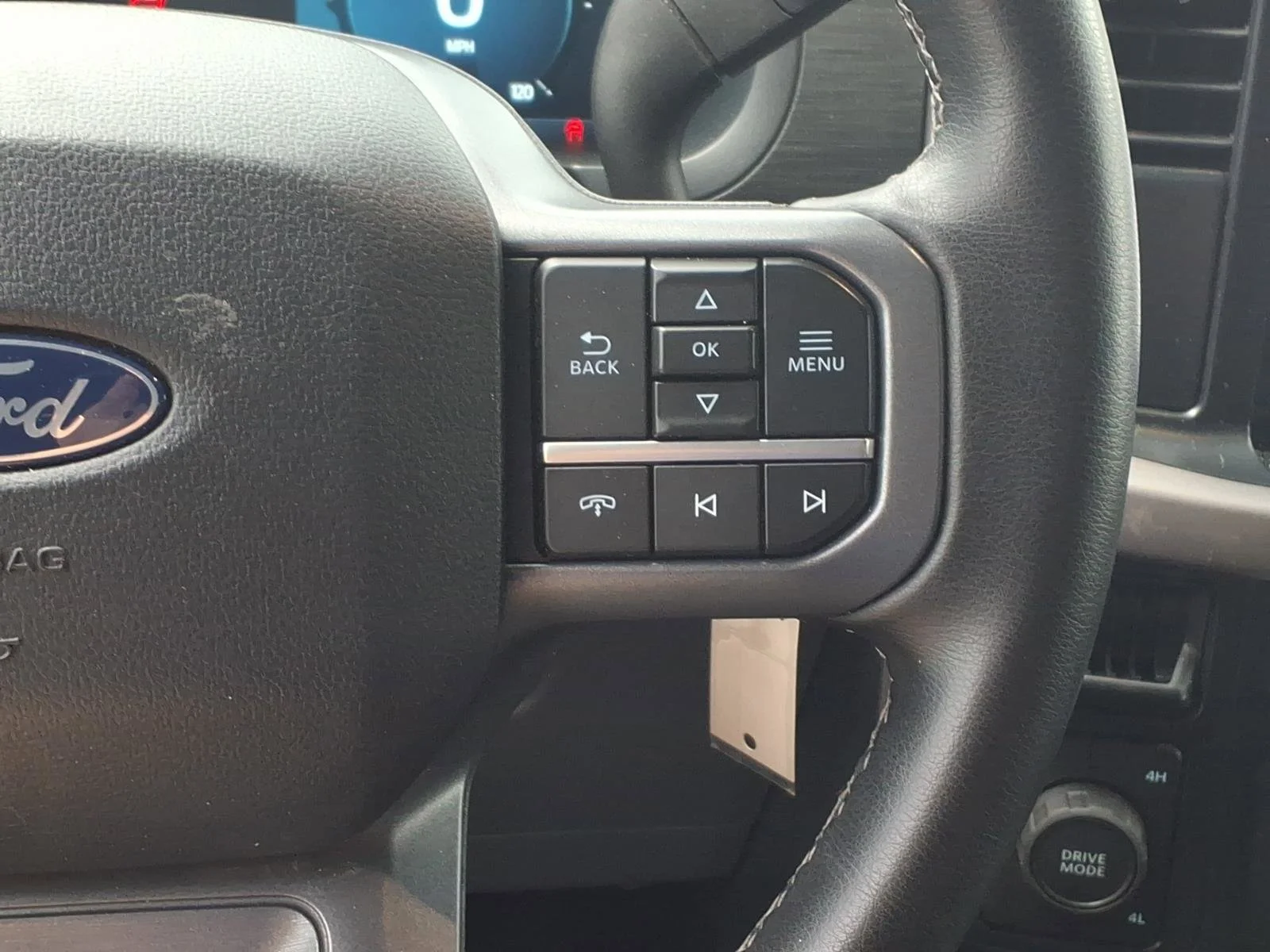 Used 2025 Gray Metallic Ford XLT image 18