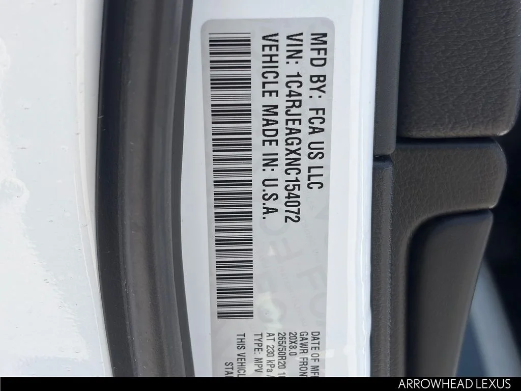Used 2022 White Jeep Laredo X image 31
