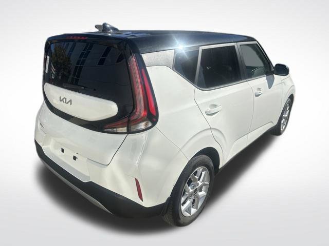Used 2023 Clear White Kia S image 3