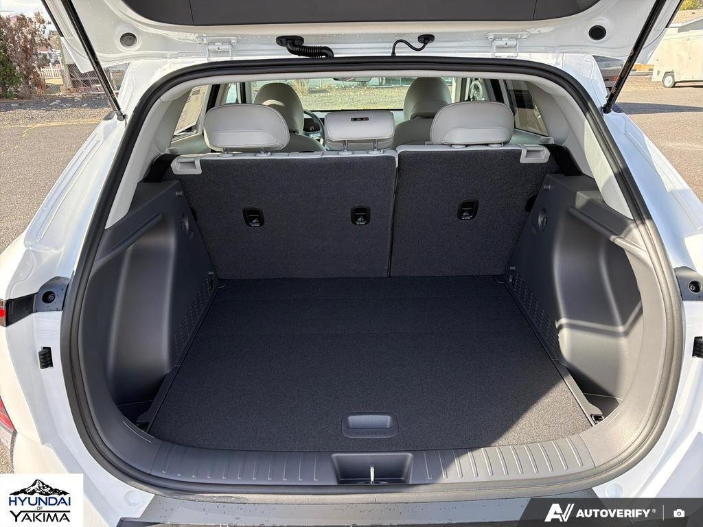 New 2026 Atlas White Hyundai SEL Premium AWD image 12