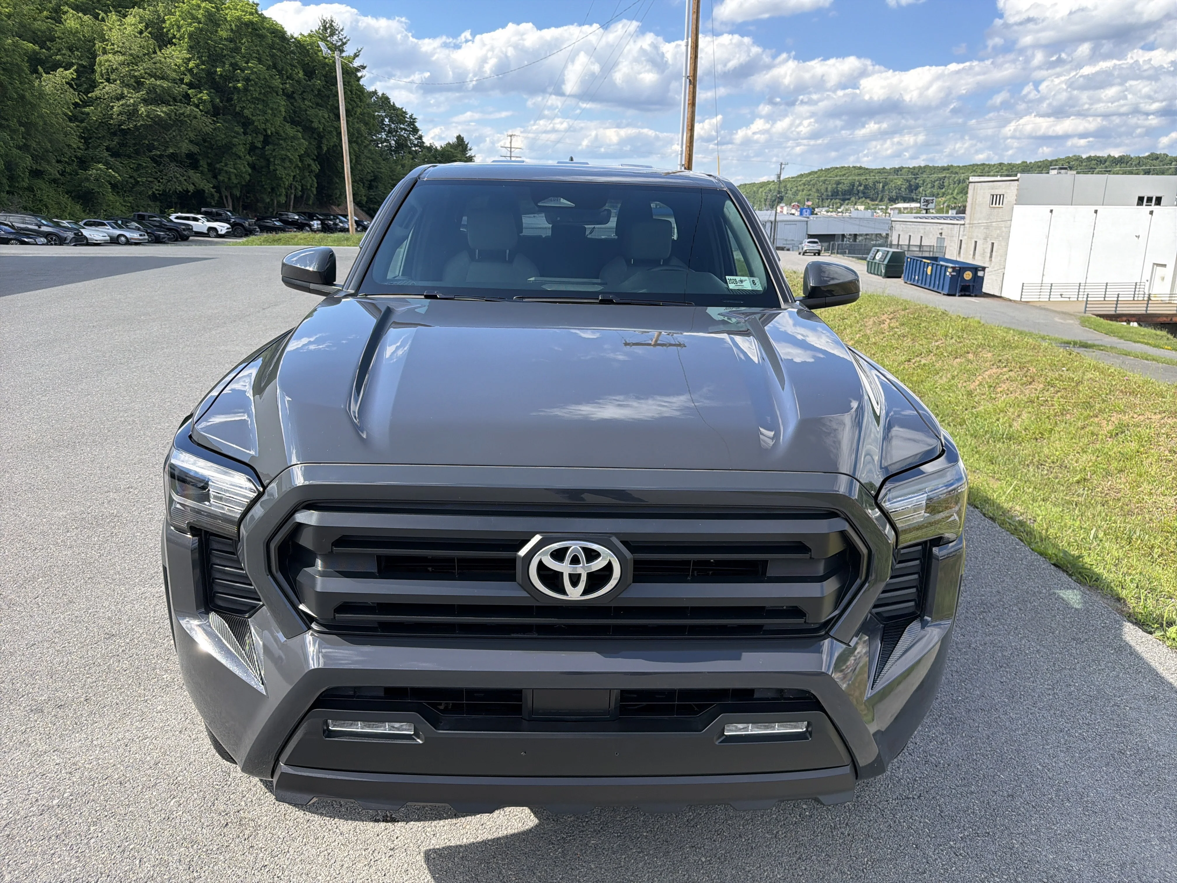 2025 Toyota Tacoma SR5 - Photo 8