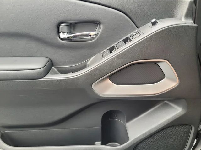 New 2026 Gun Metallic Nissan Crew Cab SV image 19