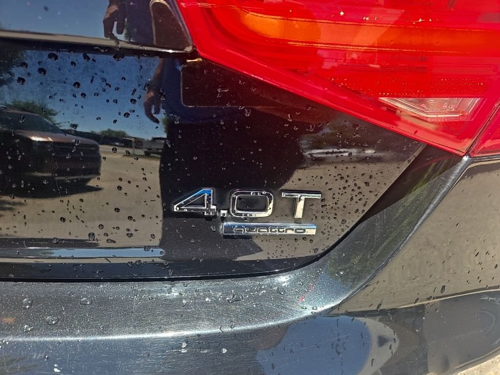 Used 2014  Audi 4.0T image 4