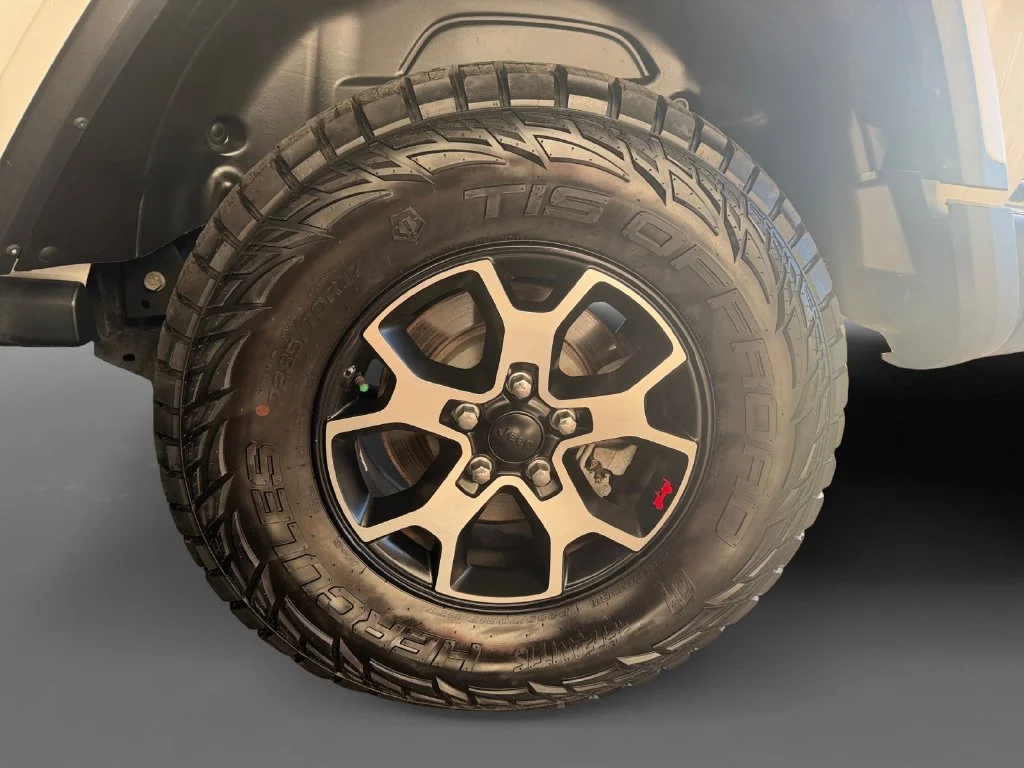 Used 2020 White Jeep Unlimited Rubicon image 17