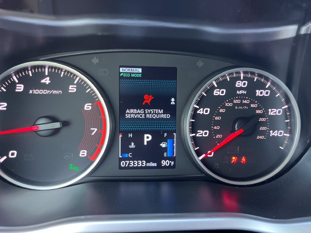 Used 2024 Silver Mitsubishi SE image 16