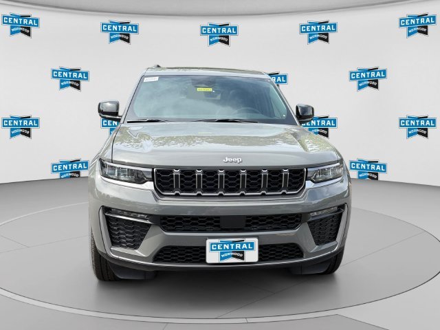 New 2027 Sting-Gray Clear-Coat Paint Jeep Limited image 8
