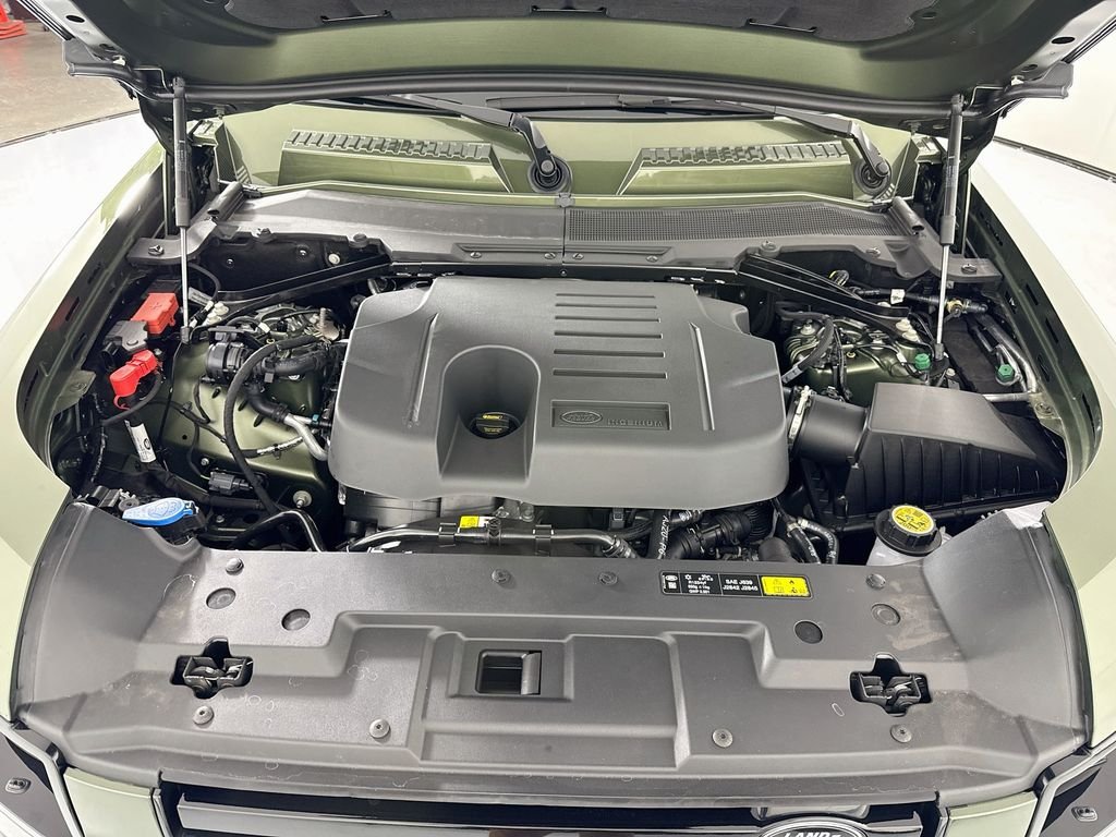 New 2026 Woolstone Green Land Rover X-Dynamic SE image 29