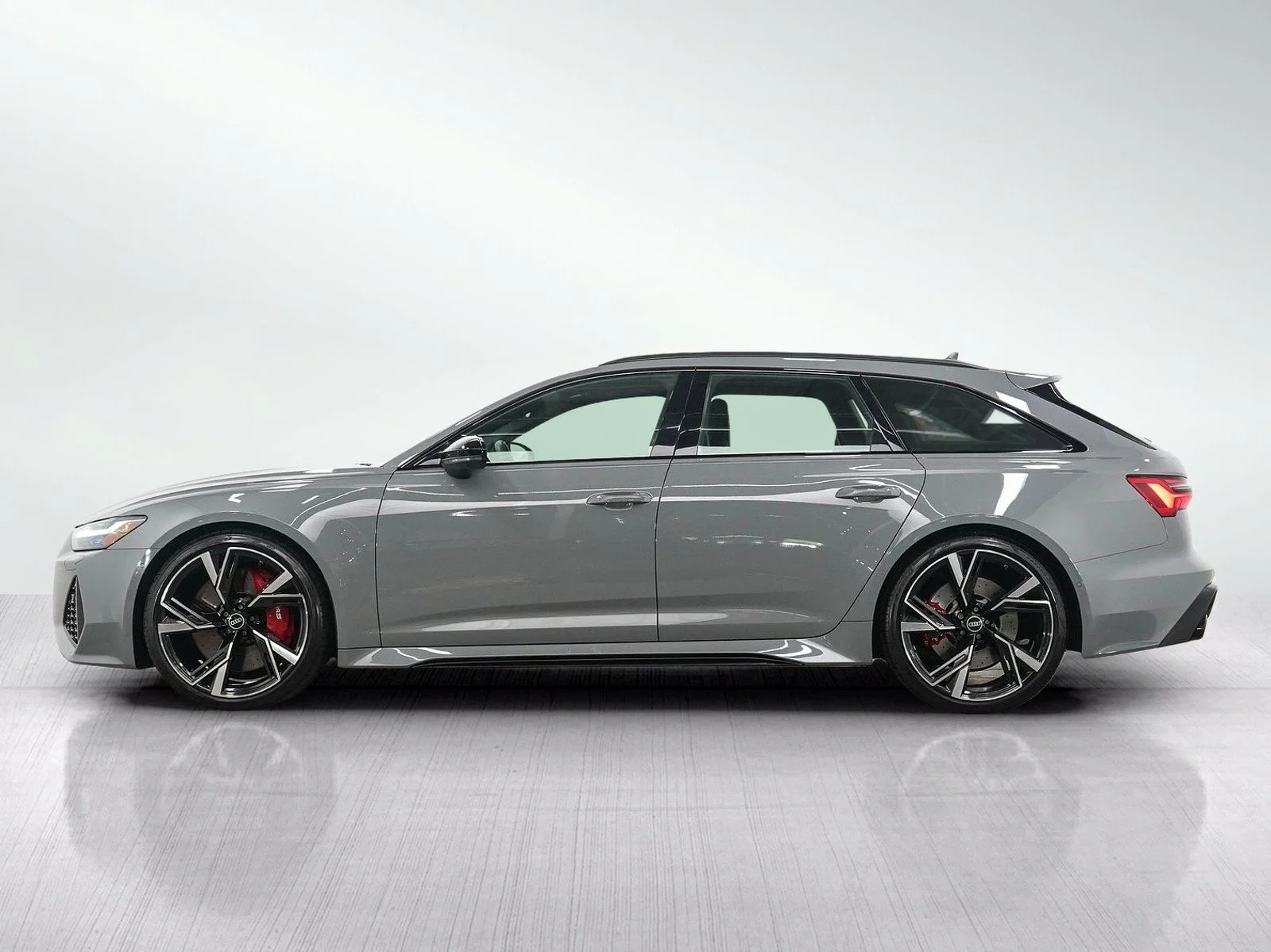 Used 2021 Audi RS 6 Avant Base with VIN WUA1CAF2XMN901558 for sale in Wayzata, Minnesota