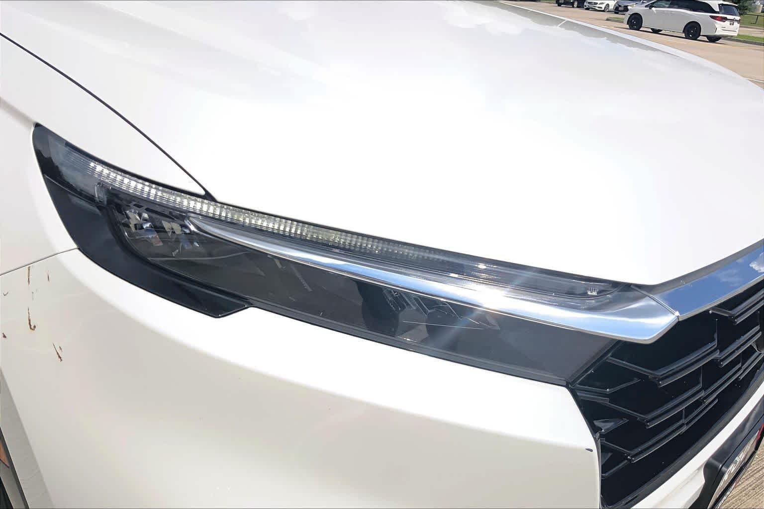 Used 2025 Platinum White Pearl Honda EX image 27