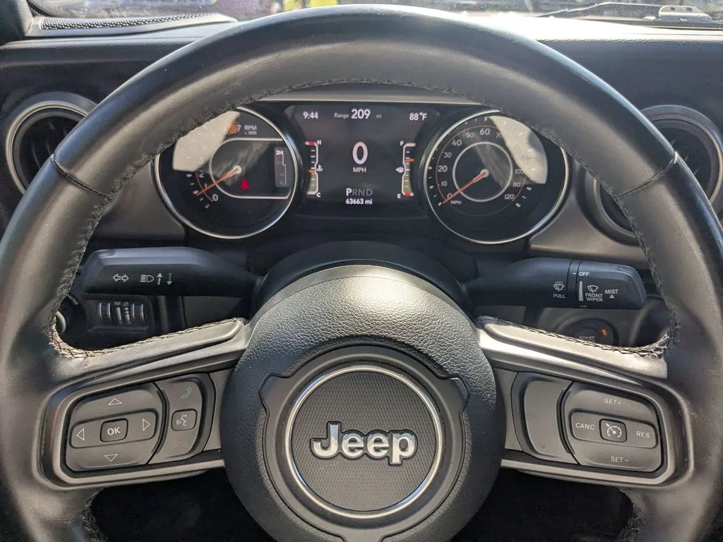 Used 2021  Jeep Unlimited Willys image 28
