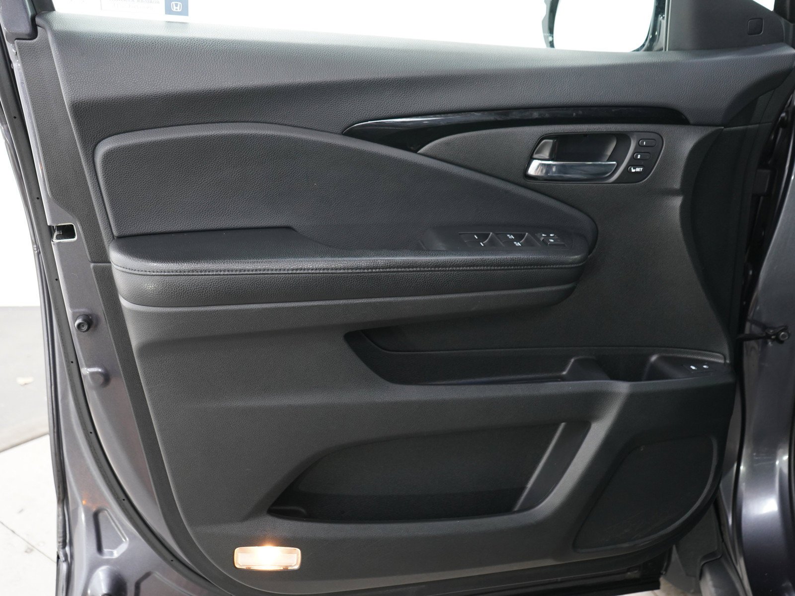 Used 2017  Honda Elite AWD image 27