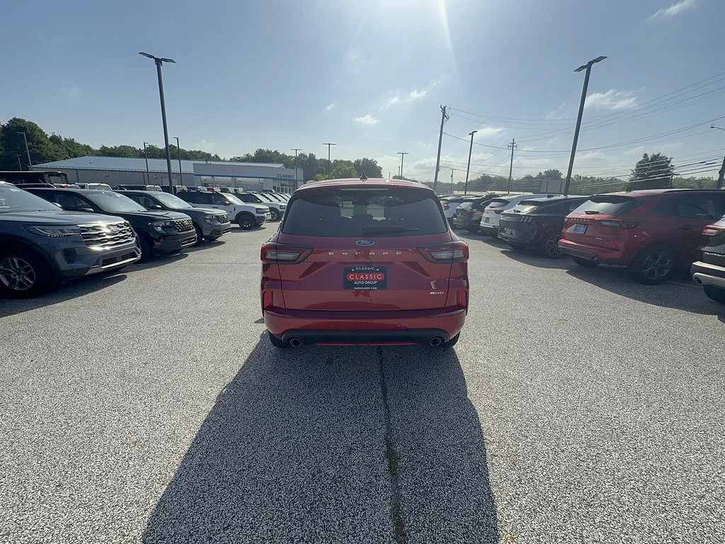 Used 2024 Rapid Red Metallic Tinted Clearcoat Ford ST-Line Select image 6