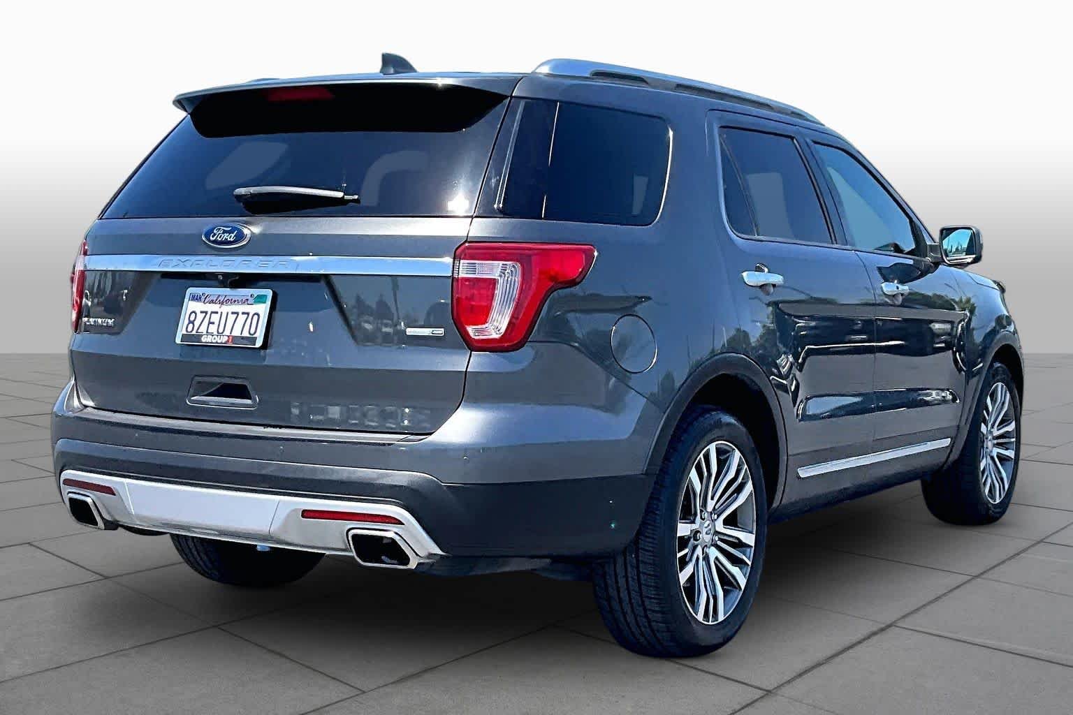 Used 2017 Magnetic Metallic Ford Platinum image 12