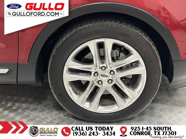 Used 2017 Ruby Red Metallic Tinted Clearcoat Ford Limited image 31