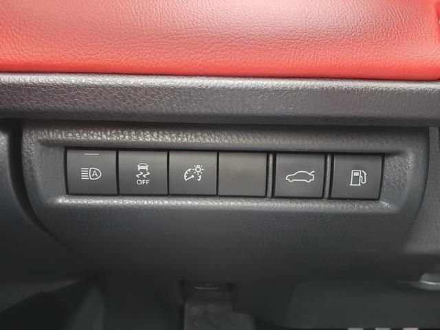 Used 2025  Toyota XSE image 22