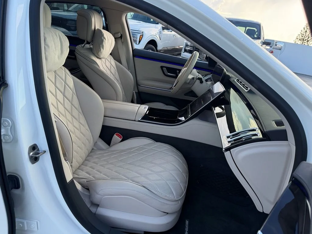 Used 2023 Diamond White Mercedes-Benz S 580 image 19