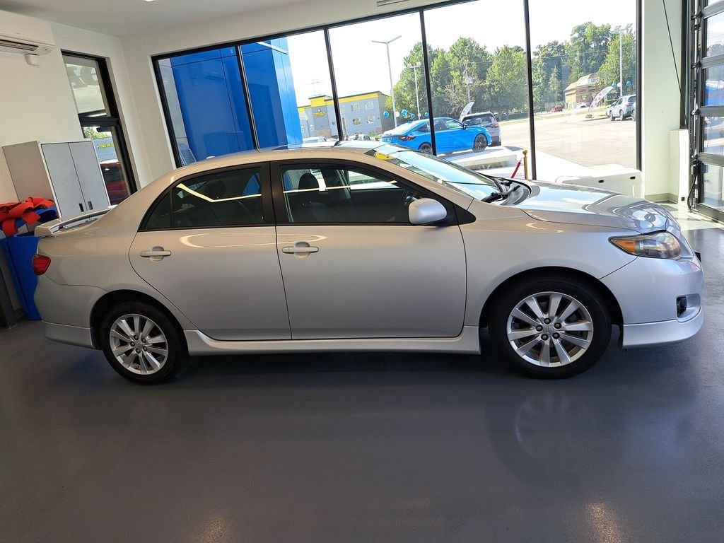 Used 2010 Silver Toyota S image 13