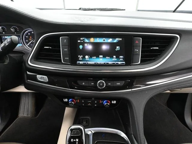 Used 2019 White Buick Essence image 29