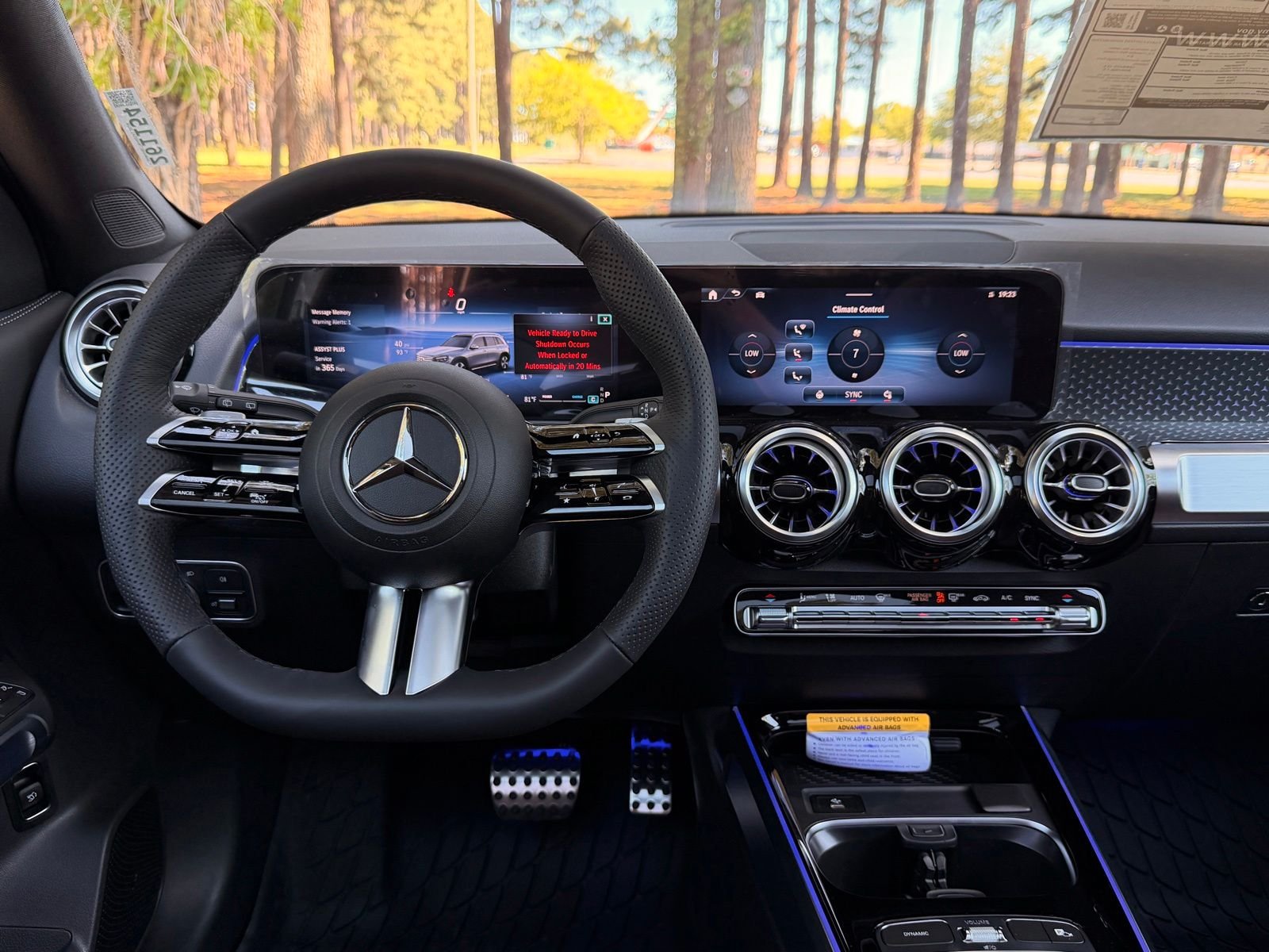 New 2026 Polar White Mercedes-Benz GLB 250 image 3