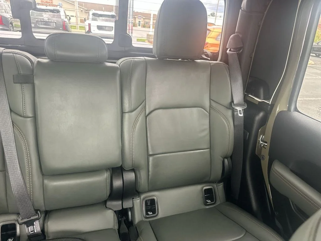 Used 2025 Green Jeep Mojave image 14