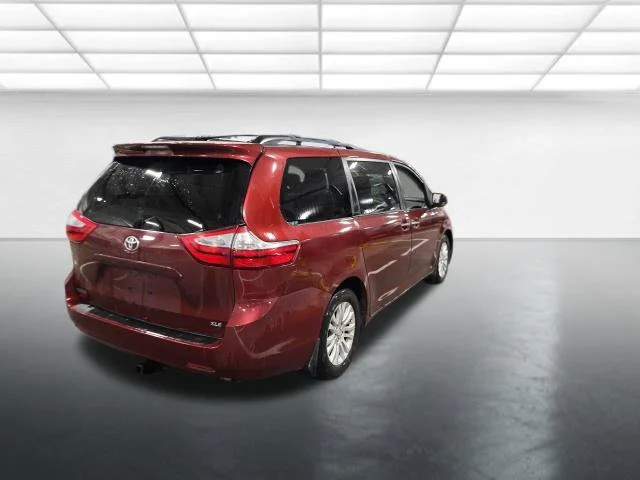 Used 2017 Red Toyota XLE image 4
