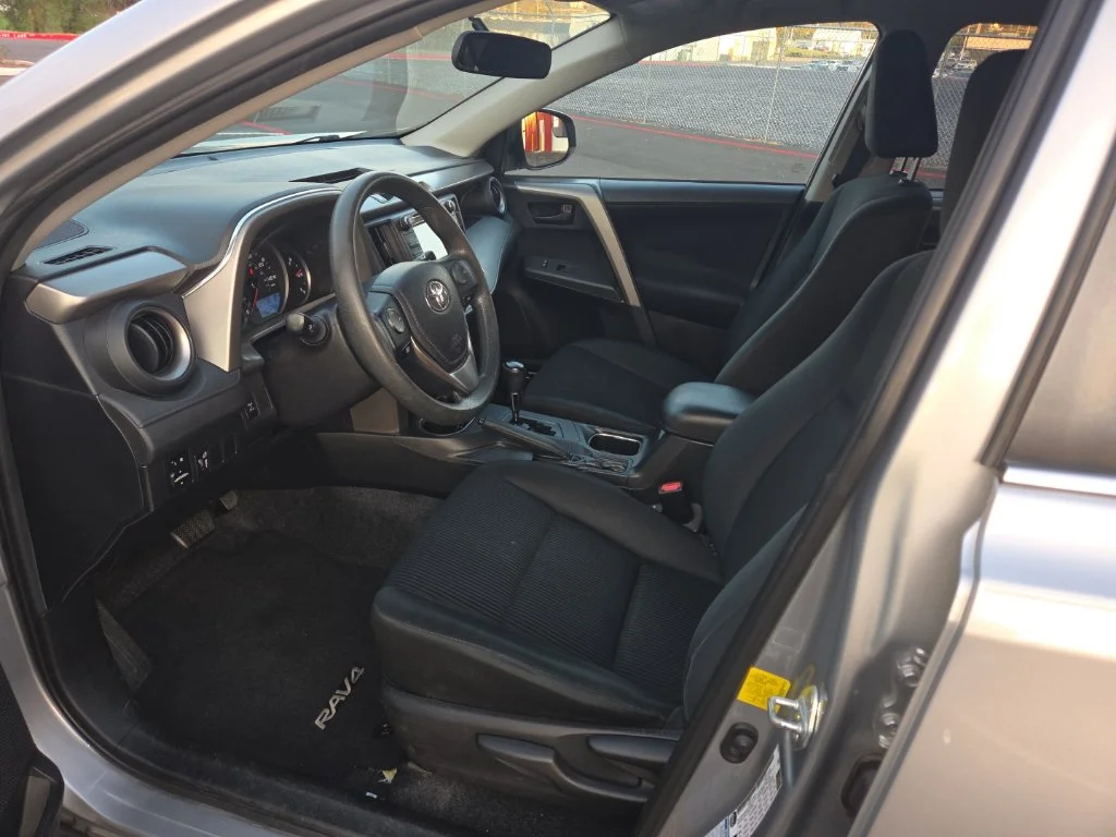 Used 2016 Silver Toyota LE image 17