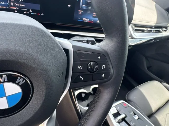 Used 2025 Silver BMW xDrive28i image 37