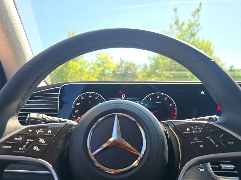 New 2026 MANUFAKTUR Moonlight White Metallic Mercedes-Benz GLE 350 image 70