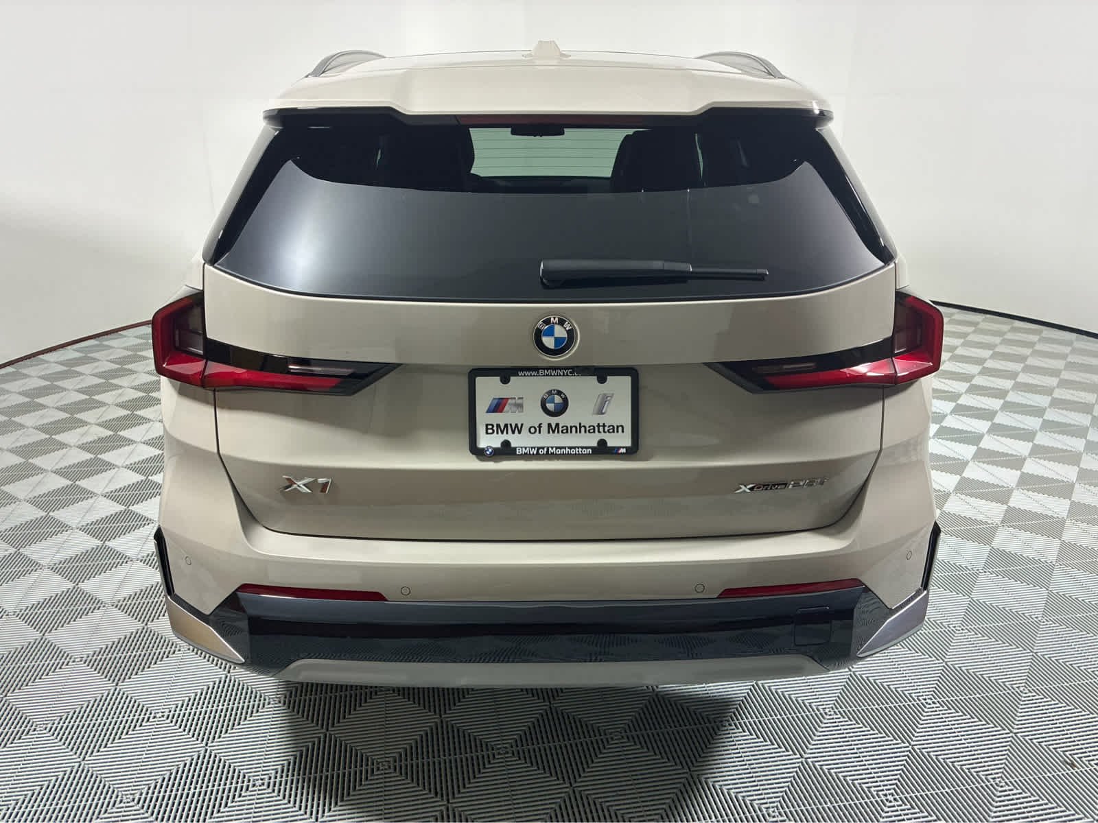 Used 2026 Dune Grey Metallic BMW xDrive28i image 3