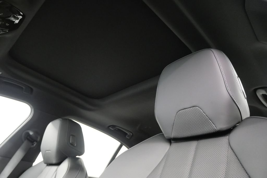 2025 BMW 5 Series 530i - Photo 13