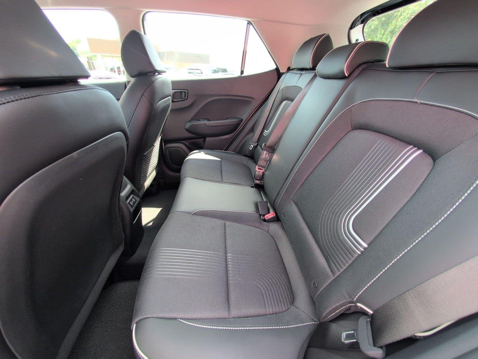 New 2026 Lunar White w/Black Roof Hyundai SEL image 17