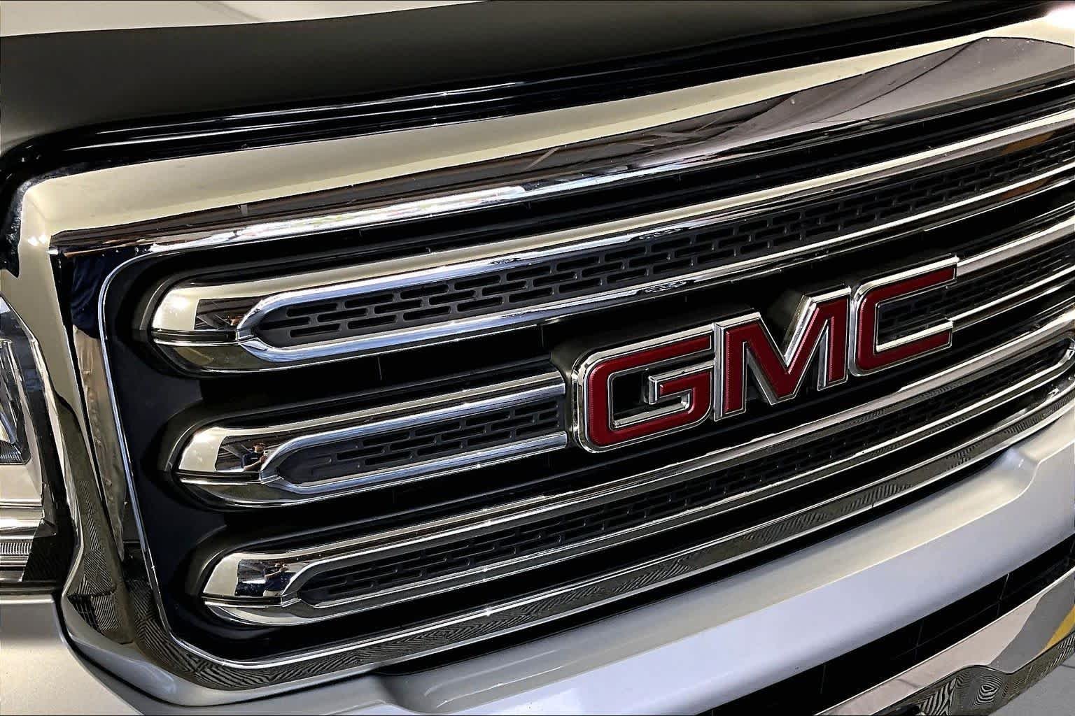 Used 2019 Quicksilver Metallic GMC 2WD SLT image 29