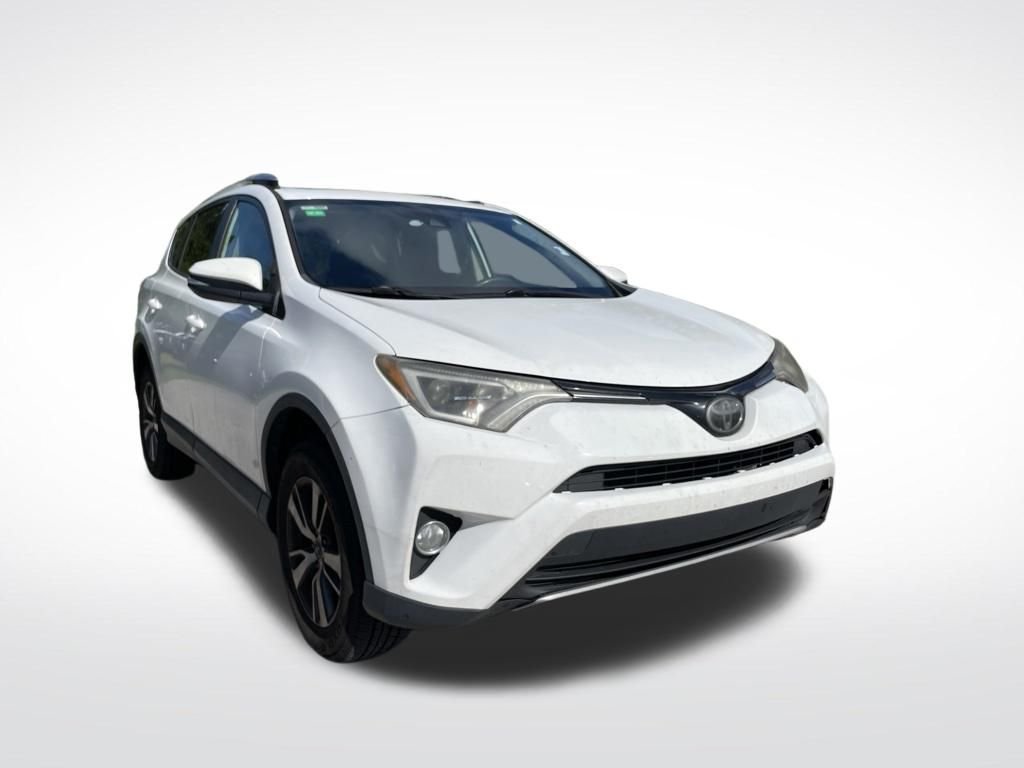Used 2018 White Toyota XLE image 2