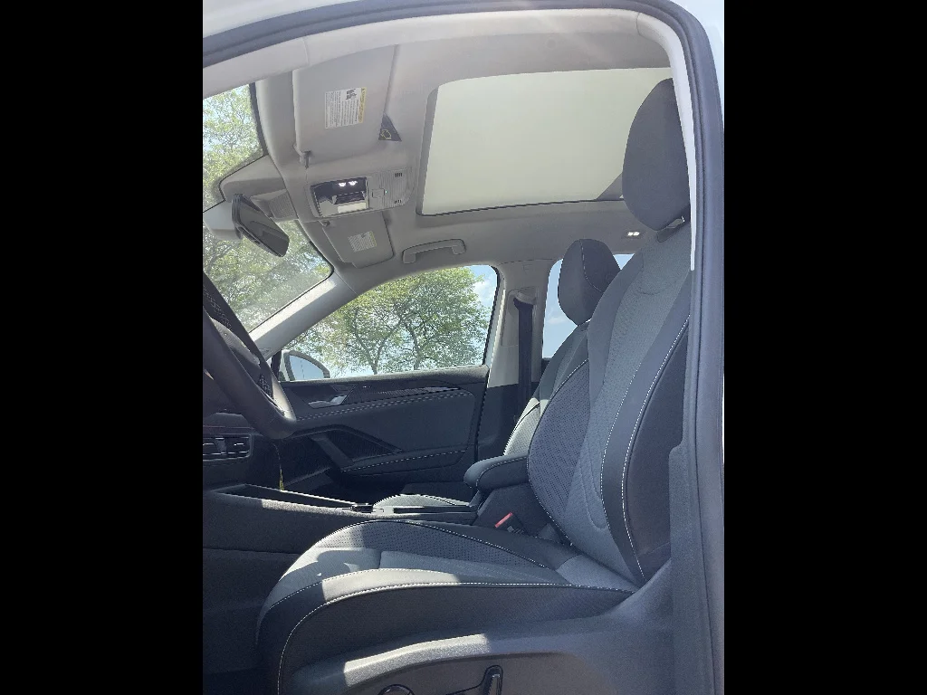 New 2026 Pure White Volkswagen SE 4Motion image 9